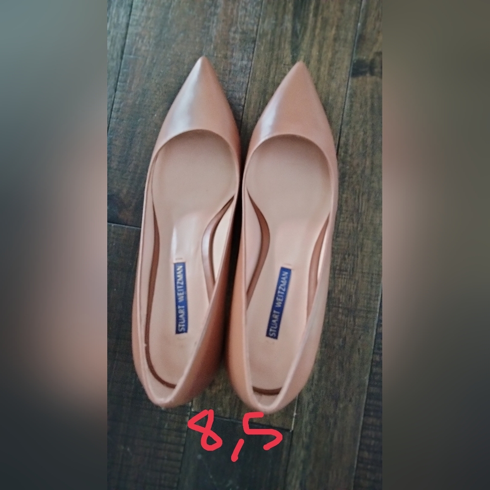 Stuart Weitzman Tan Heels Elegant Design